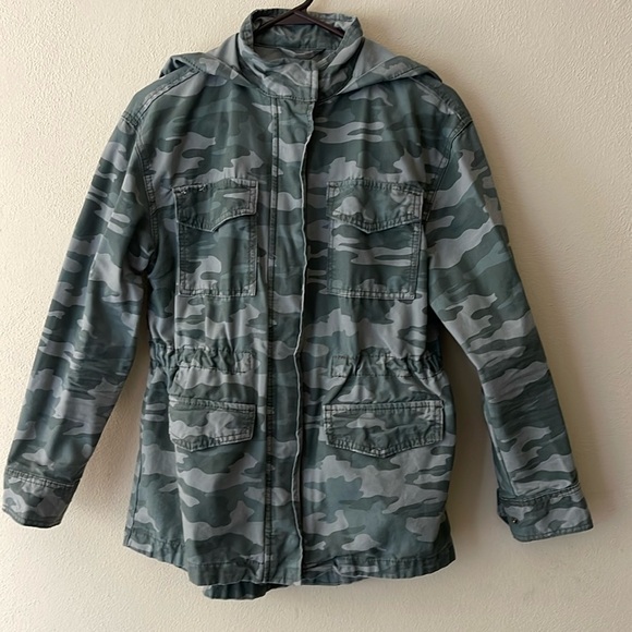 Universal Thread Green Camouflage Drawstring Waist  Utility Jacket Shacket Sz XS - Picture 1 of 3